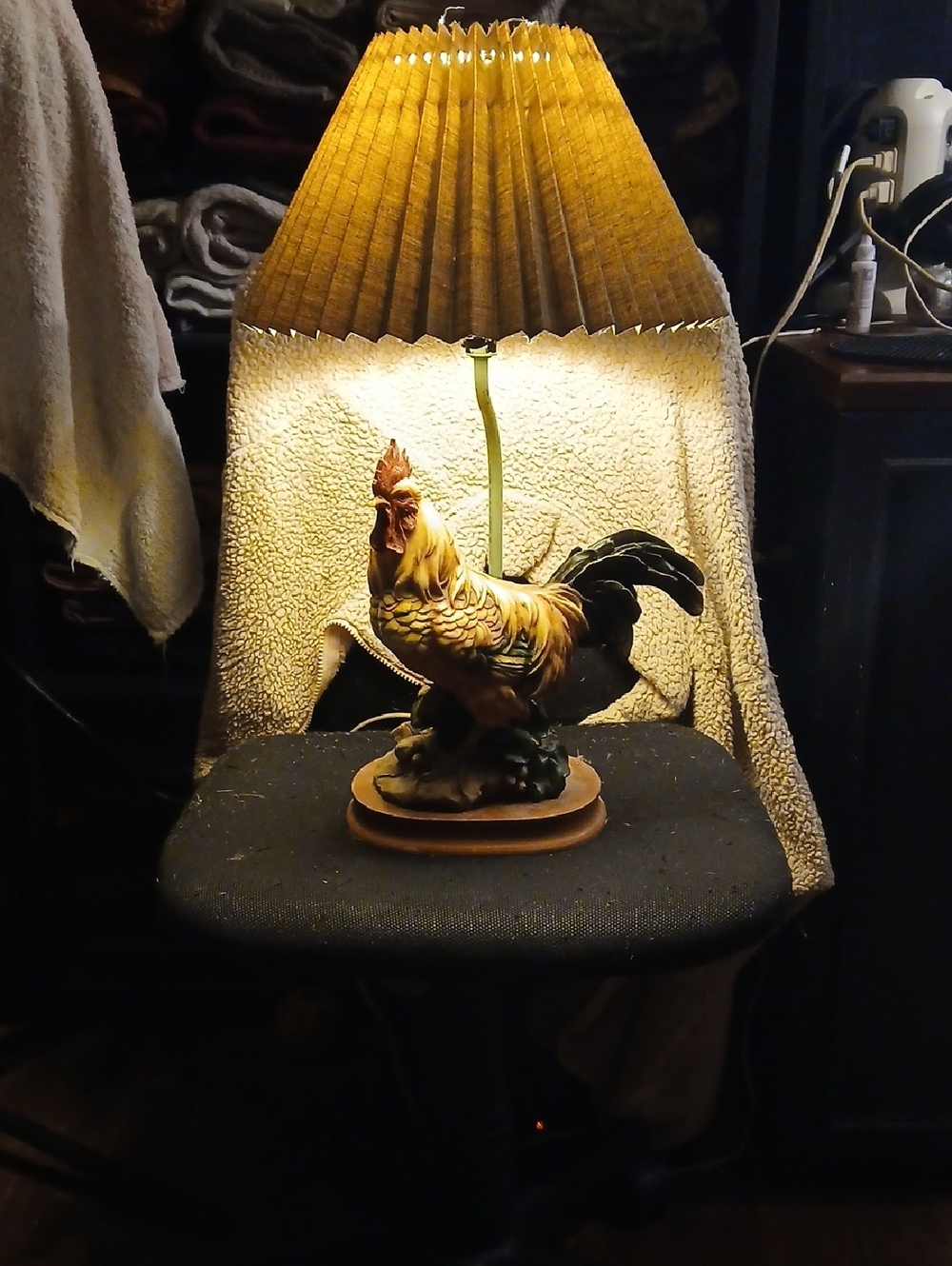 Source Unknown Rooster Lamp with Green Shade and Brown Base